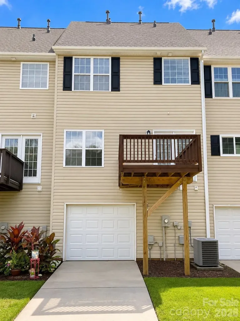 9815 Treeside Lane Matthews NC 28105