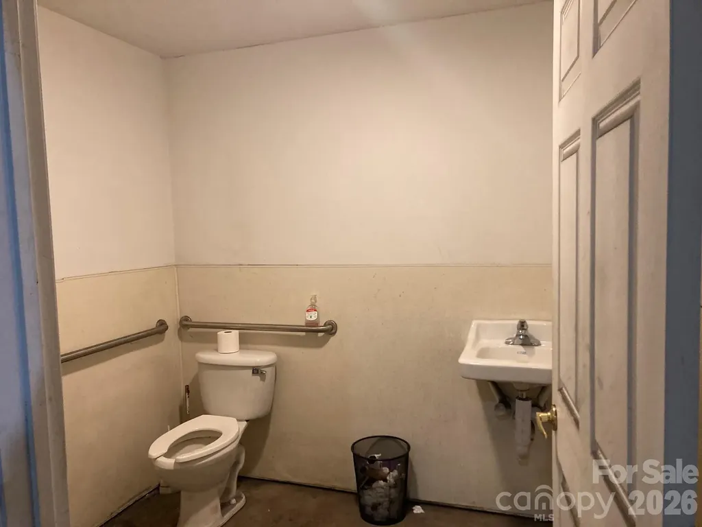 6424 Boylston Highway Mills River NC 28759