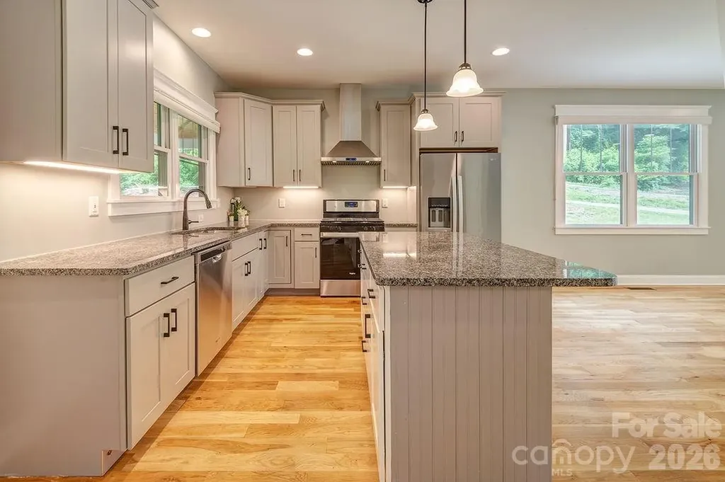 18 Wildwood Park Drive Weaverville NC 28787