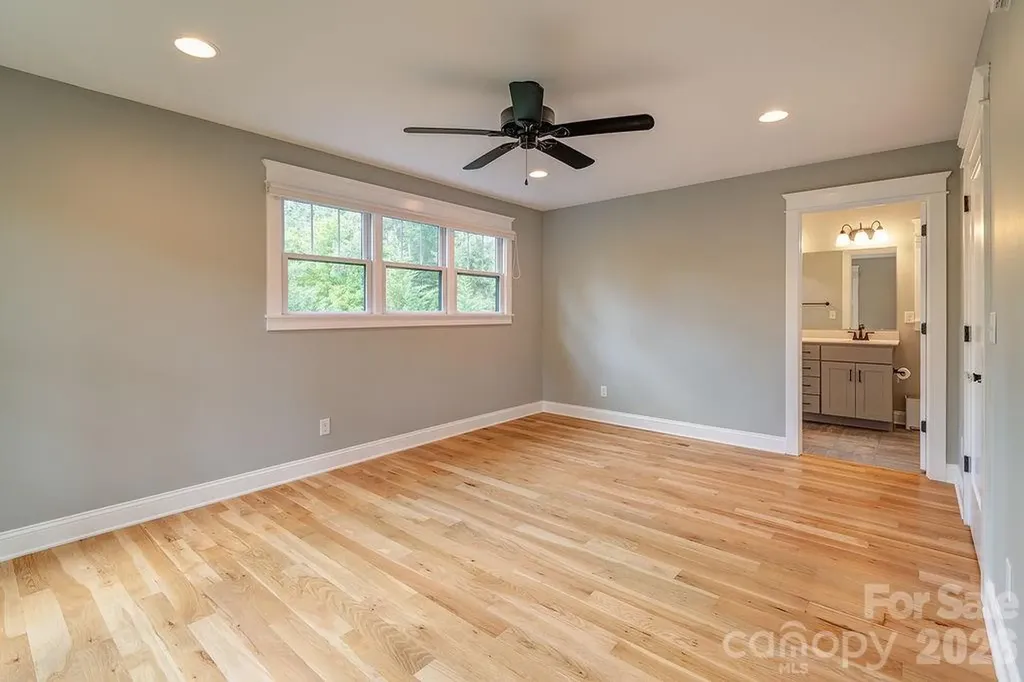 18 Wildwood Park Drive Weaverville NC 28787