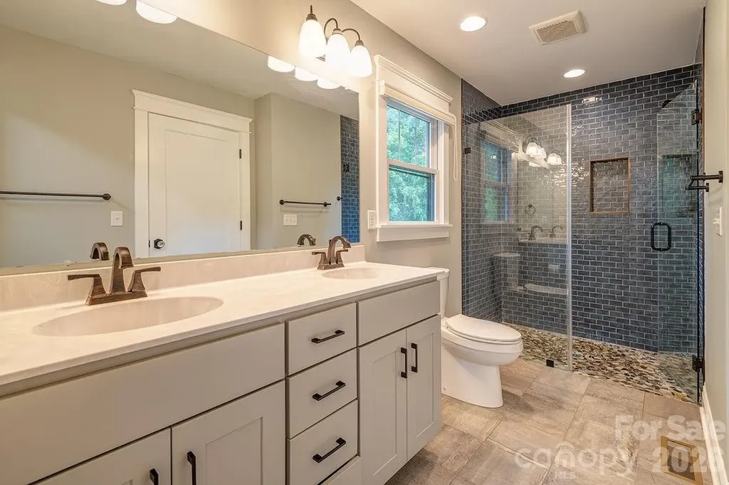 18 Wildwood Park Drive Weaverville NC 28787