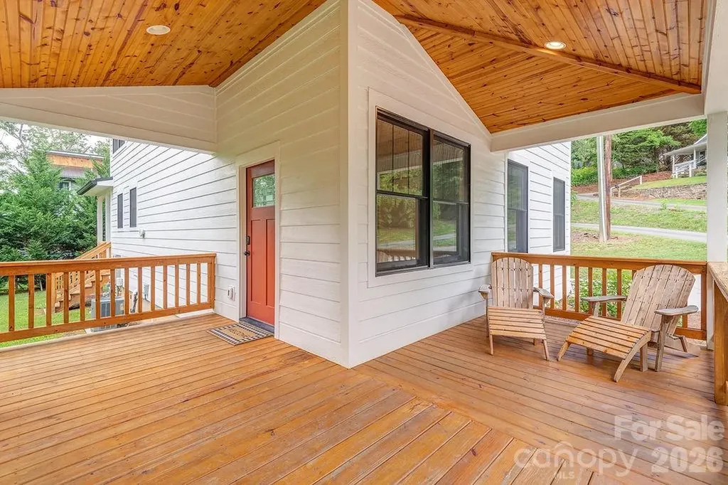 18 Wildwood Park Drive Weaverville NC 28787
