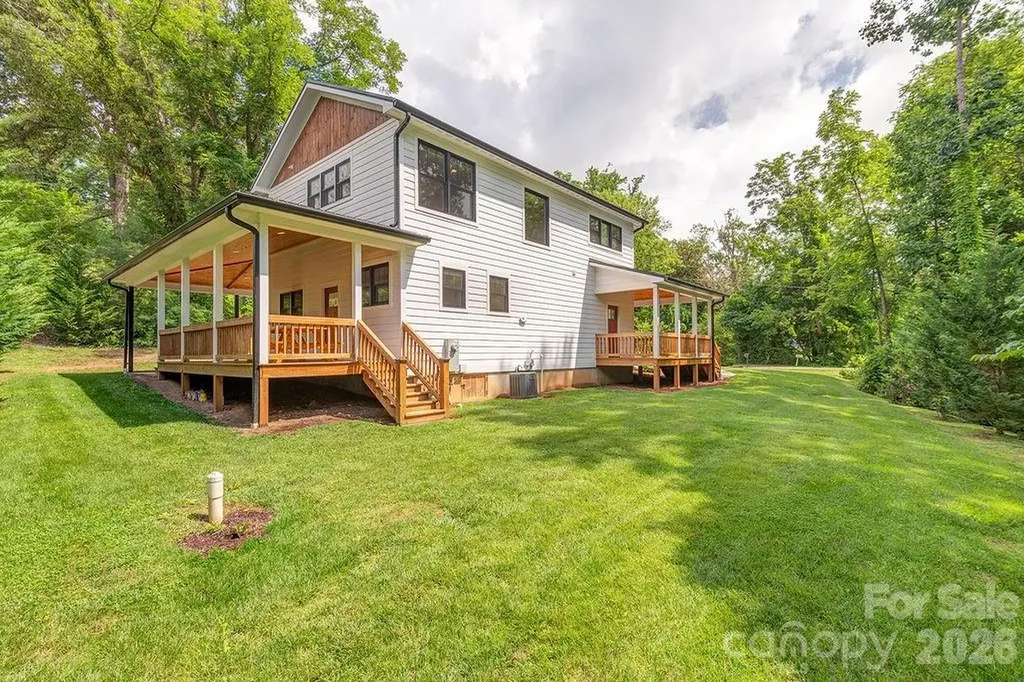 18 Wildwood Park Drive Weaverville NC 28787
