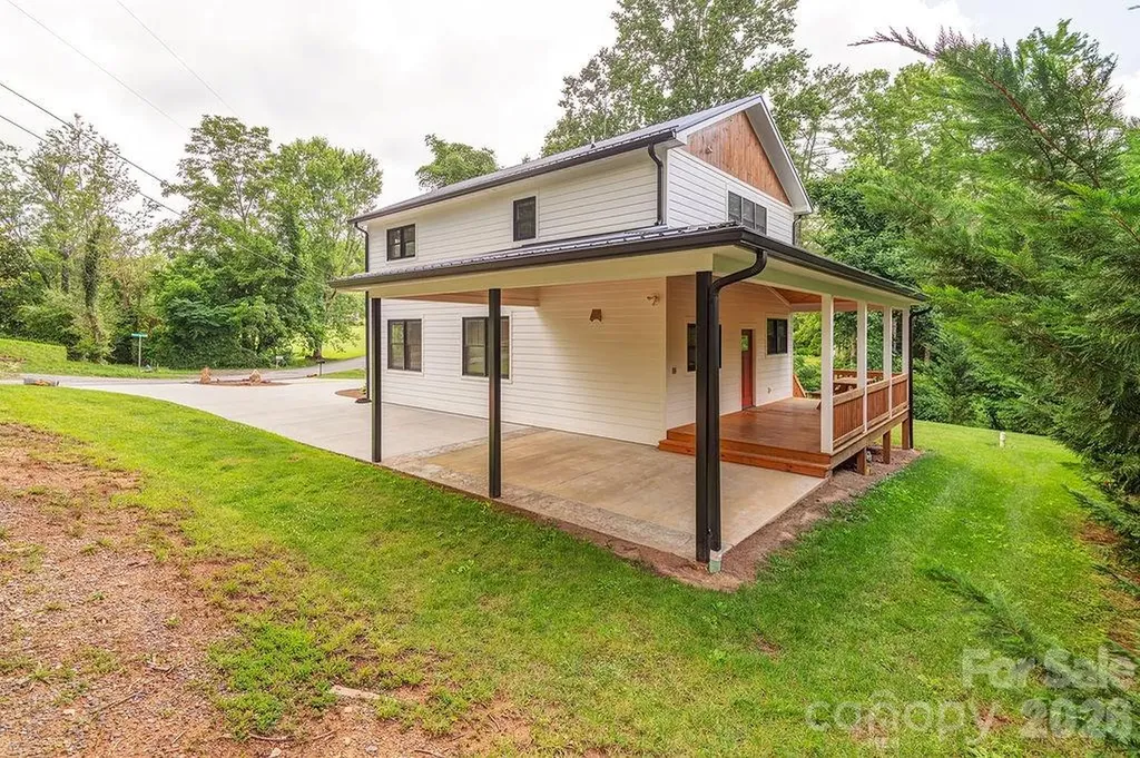 18 Wildwood Park Drive Weaverville NC 28787
