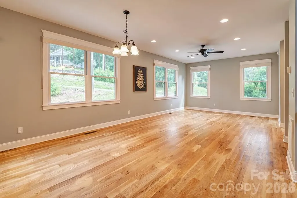 18 Wildwood Park Drive Weaverville NC 28787