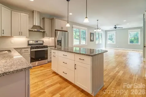 18 Wildwood Park Drive Weaverville NC 28787