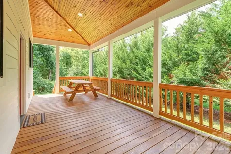 18 Wildwood Park Drive Weaverville NC 28787