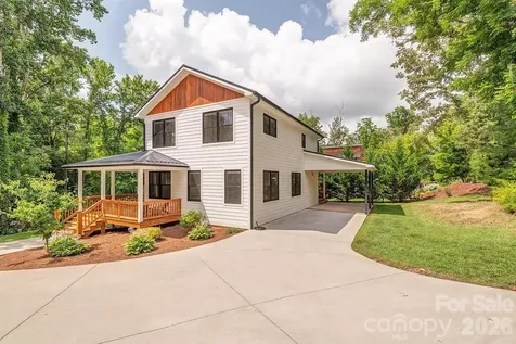 18 Wildwood Park Drive Weaverville NC 28787