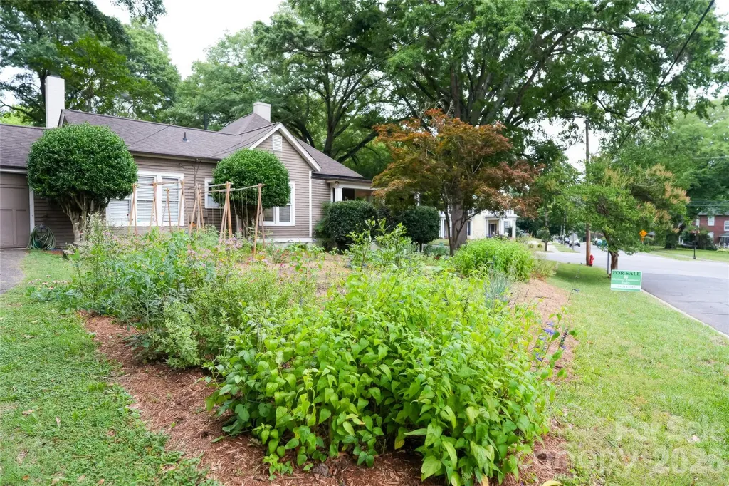 521 S York Street Gastonia NC 28052