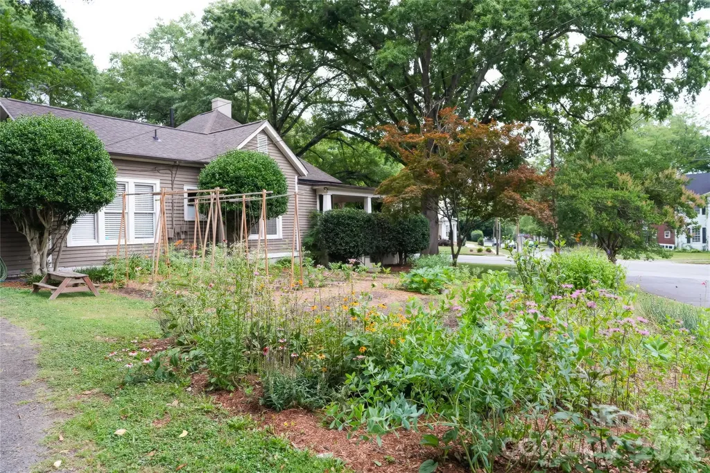521 S York Street Gastonia NC 28052