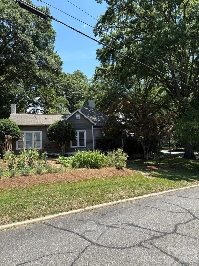 521 S York Street Gastonia NC 28052