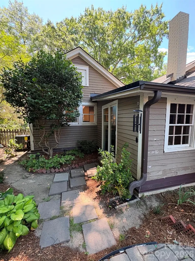 521 S York Street Gastonia NC 28052