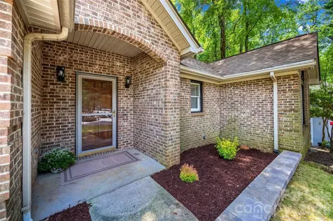 5053 Suwarrow Court Tega Cay SC 29708