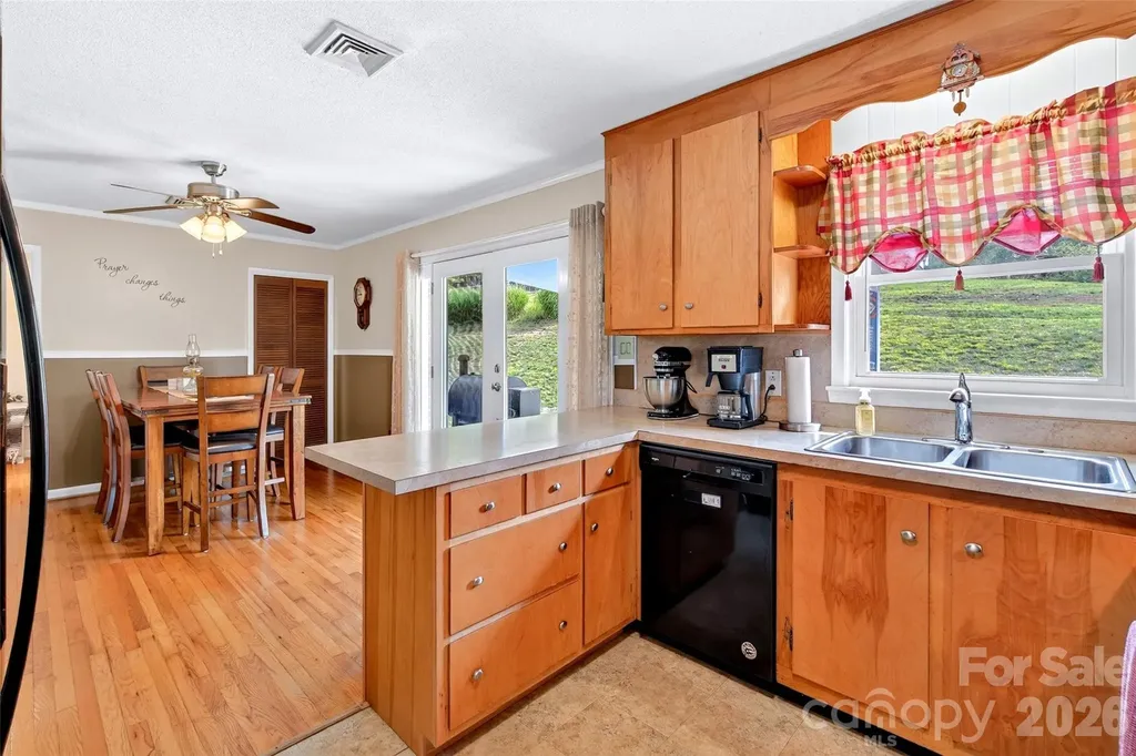 2355 Tatertown Loop Nebo NC 28761
