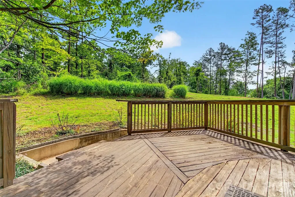 2355 Tatertown Loop Nebo NC 28761