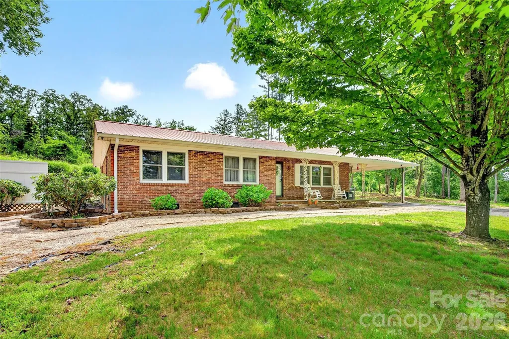 2355 Tatertown Loop Nebo NC 28761
