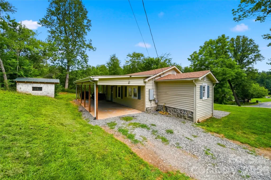 4710 Overland Road Lenoir NC 28645