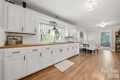 4710 Overland Road Lenoir NC 28645