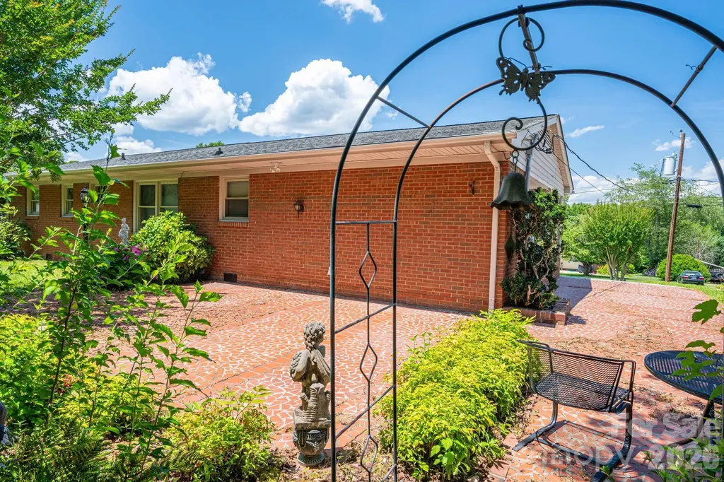 13 Spruce Pine Drive Belmont NC 28012