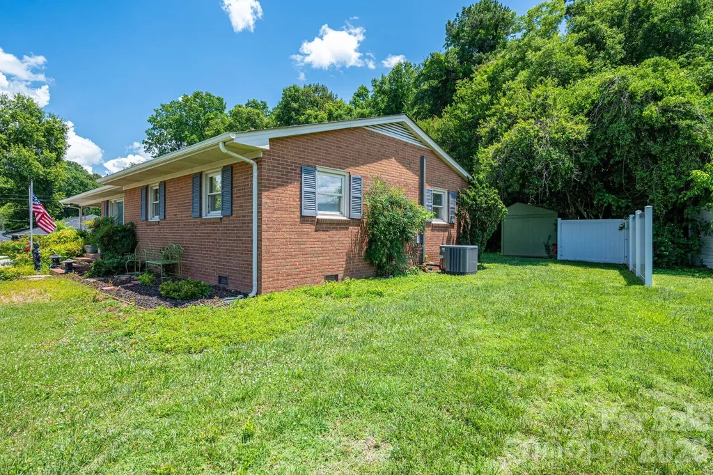 13 Spruce Pine Drive Belmont NC 28012