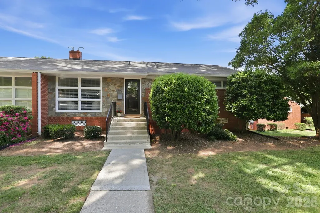 4500 Woodlark Lane Charlotte NC 28211
