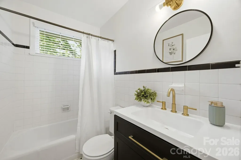 4500 Woodlark Lane Charlotte NC 28211