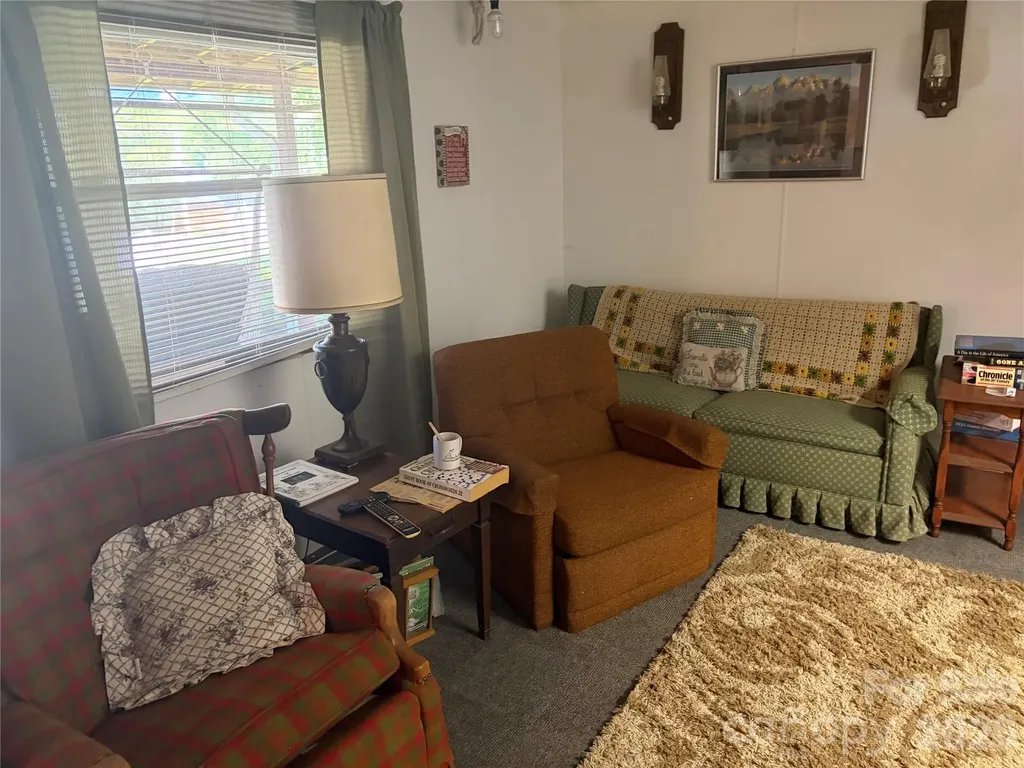 42 Country Meadows Road Burnsville NC 28714