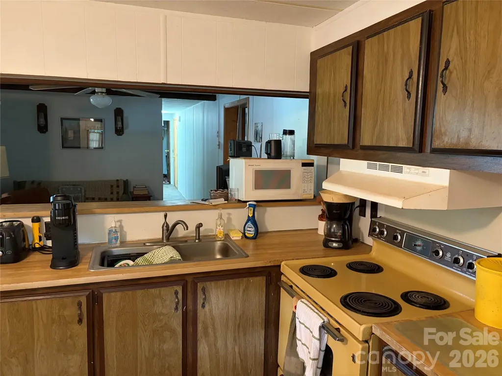 42 Country Meadows Road Burnsville NC 28714