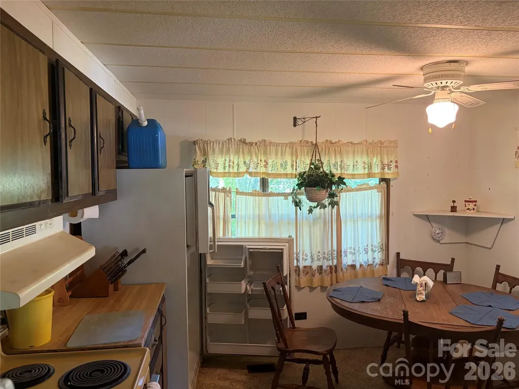 42 Country Meadows Road Burnsville NC 28714