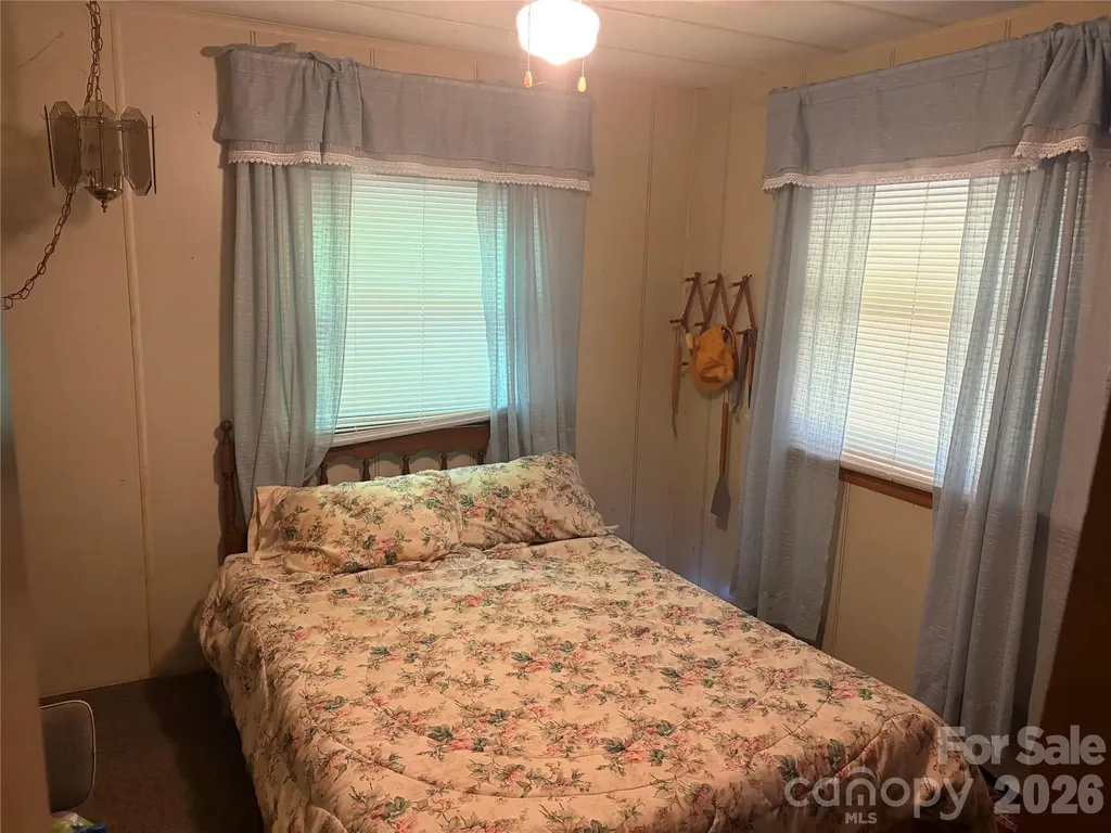 42 Country Meadows Road Burnsville NC 28714