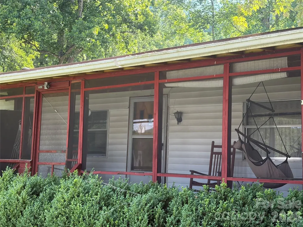 42 Country Meadows Road Burnsville NC 28714