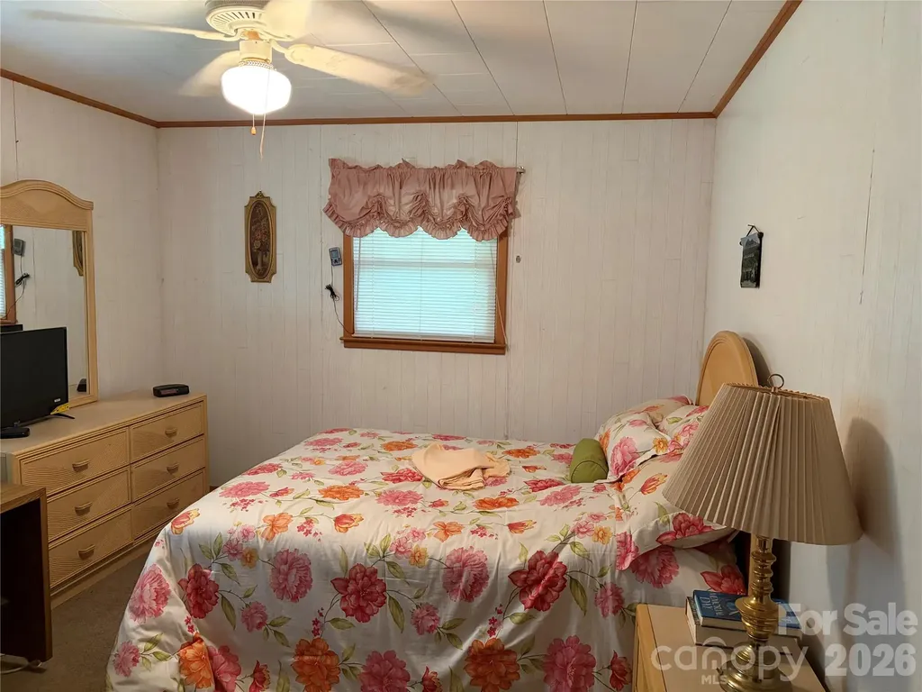 42 Country Meadows Road Burnsville NC 28714