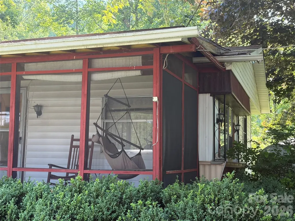 42 Country Meadows Road Burnsville NC 28714