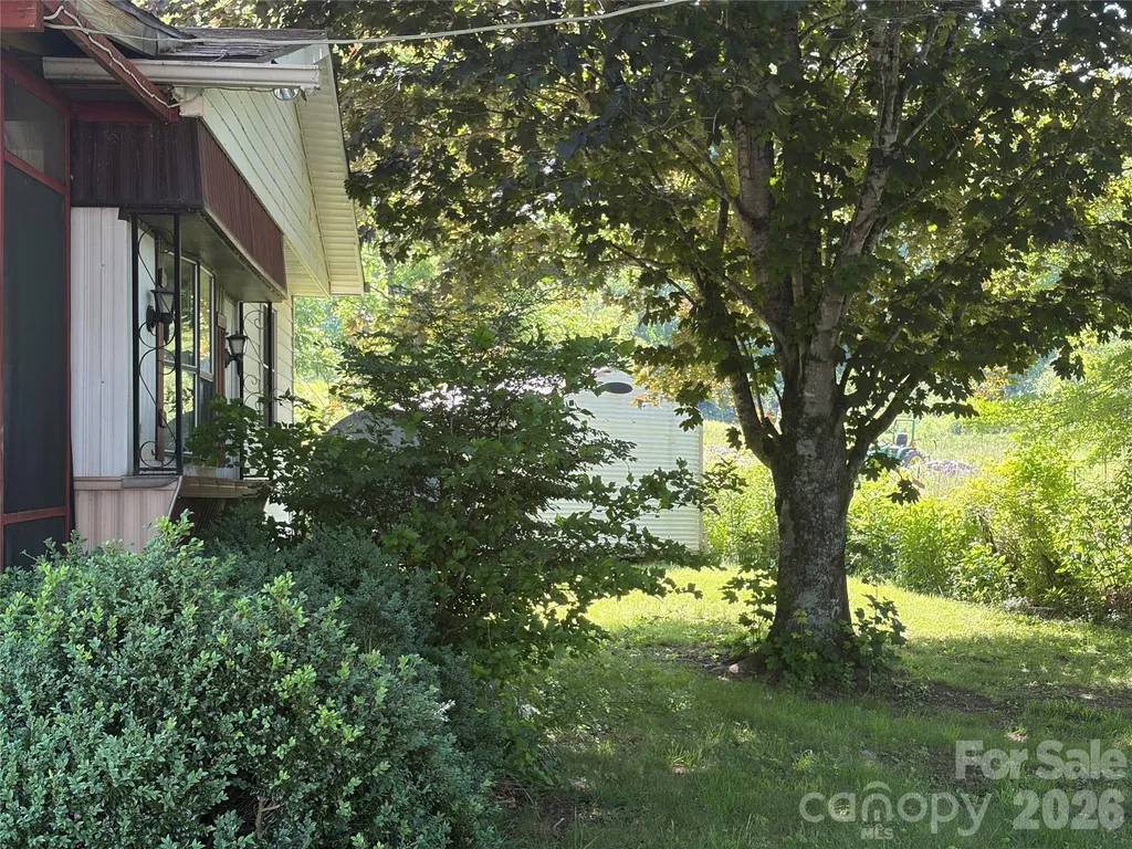 42 Country Meadows Road Burnsville NC 28714