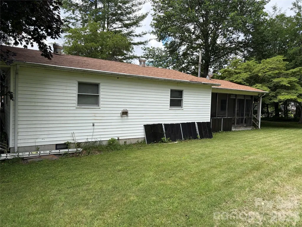42 Country Meadows Road Burnsville NC 28714