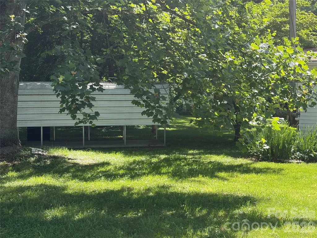 42 Country Meadows Road Burnsville NC 28714