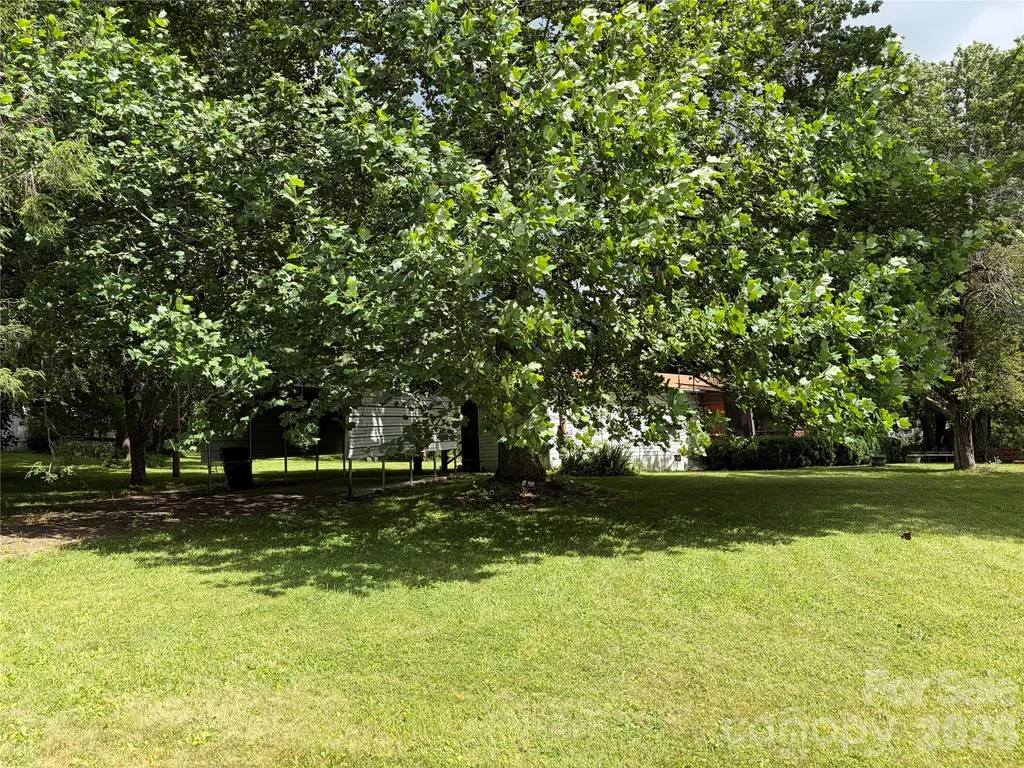 42 Country Meadows Road Burnsville NC 28714