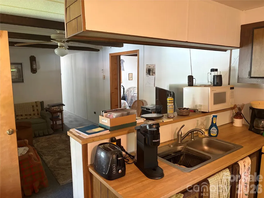 42 Country Meadows Road Burnsville NC 28714