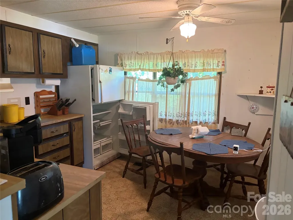42 Country Meadows Road Burnsville NC 28714