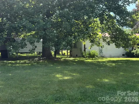42 Country Meadows Road Burnsville NC 28714