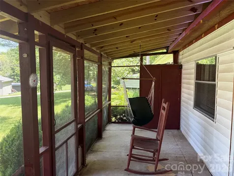 42 Country Meadows Road Burnsville NC 28714