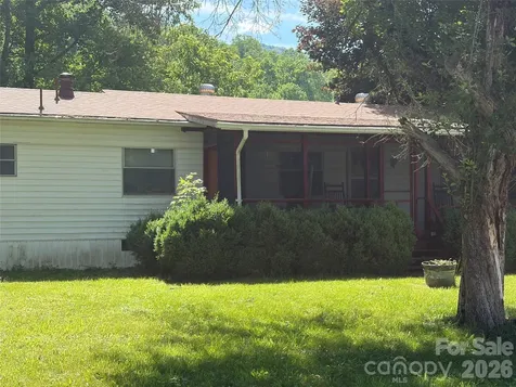 42 Country Meadows Road Burnsville NC 28714