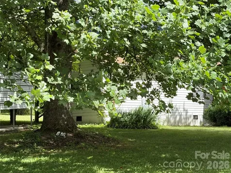 42 Country Meadows Road Burnsville NC 28714