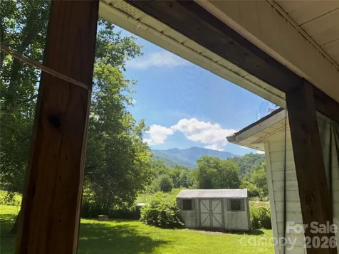 42 Country Meadows Road Burnsville NC 28714