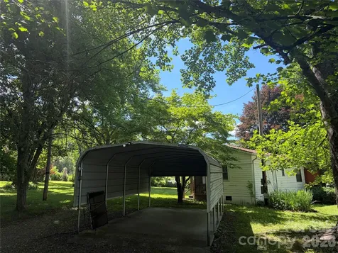 42 Country Meadows Road Burnsville NC 28714
