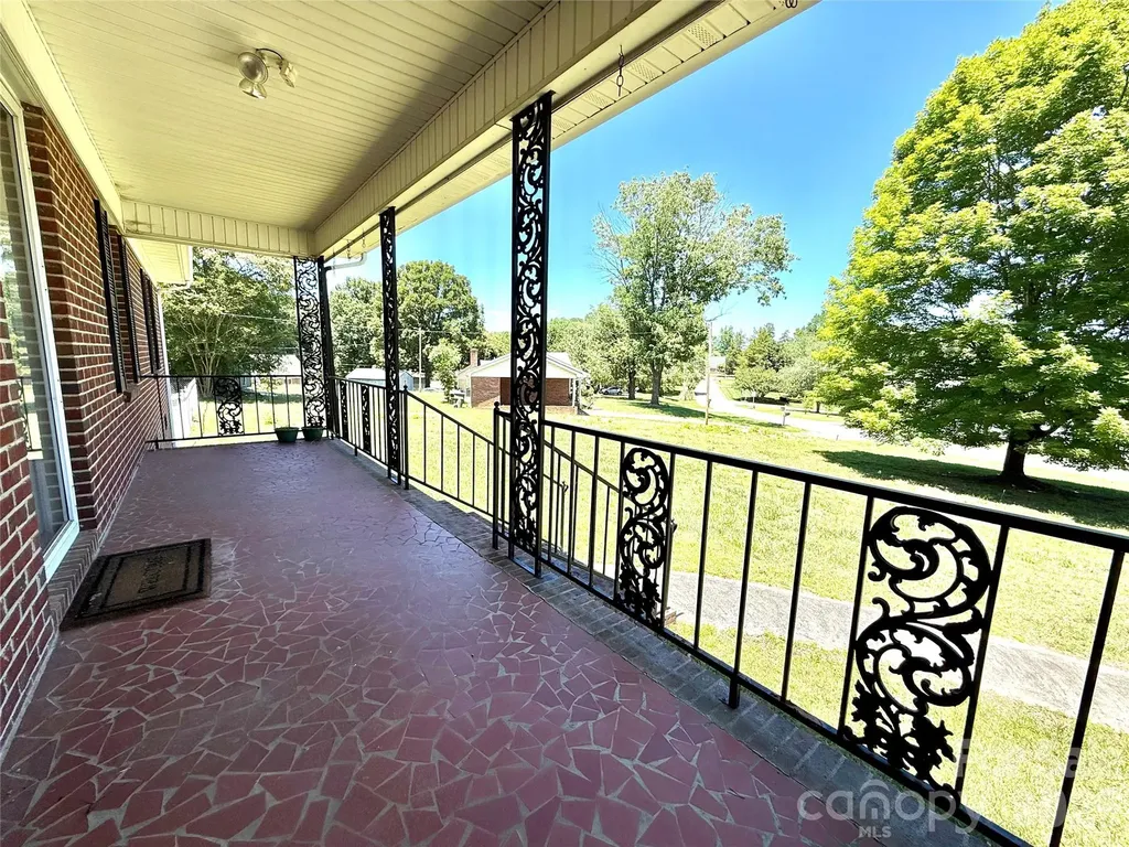 1106 Laurel Woods Drive Gastonia NC 28052