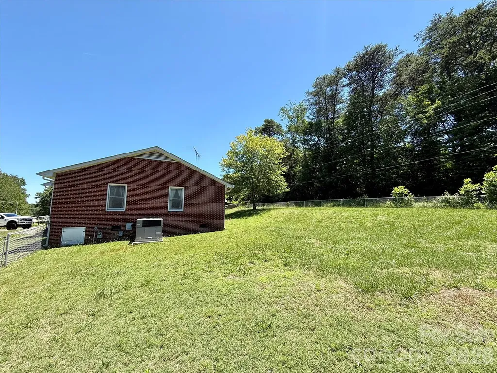 1106 Laurel Woods Drive Gastonia NC 28052