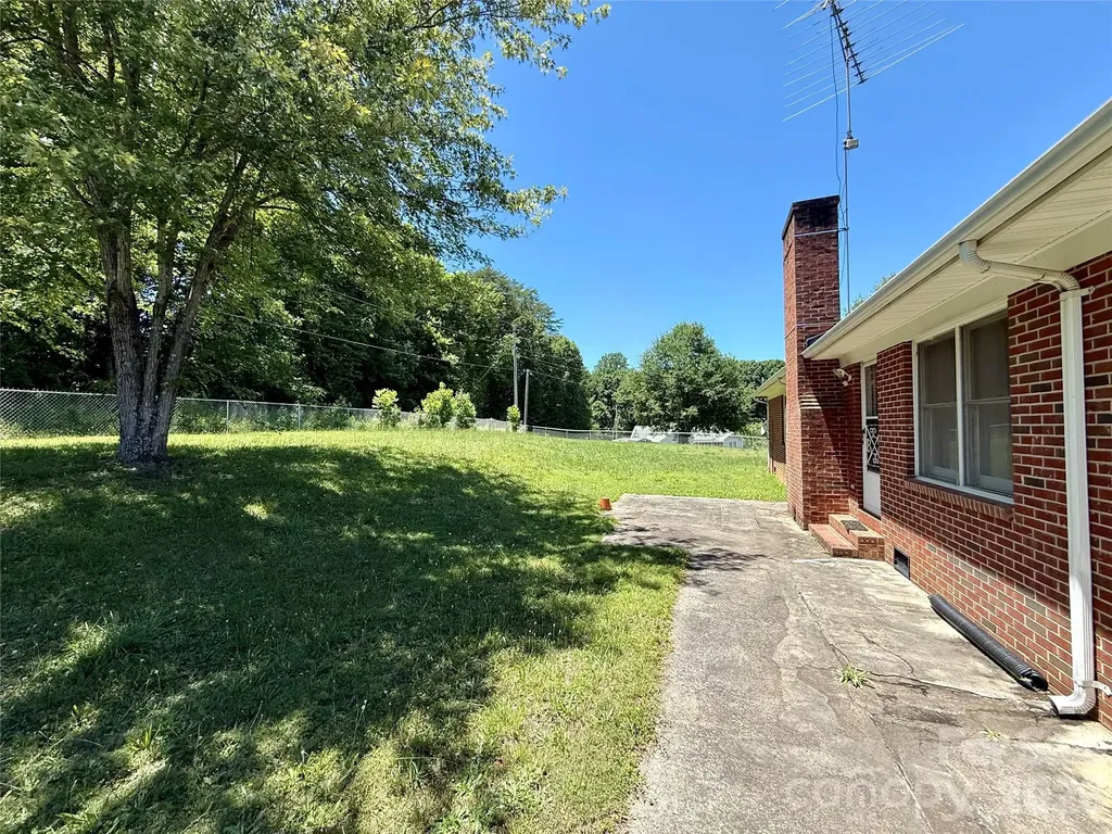 1106 Laurel Woods Drive Gastonia NC 28052