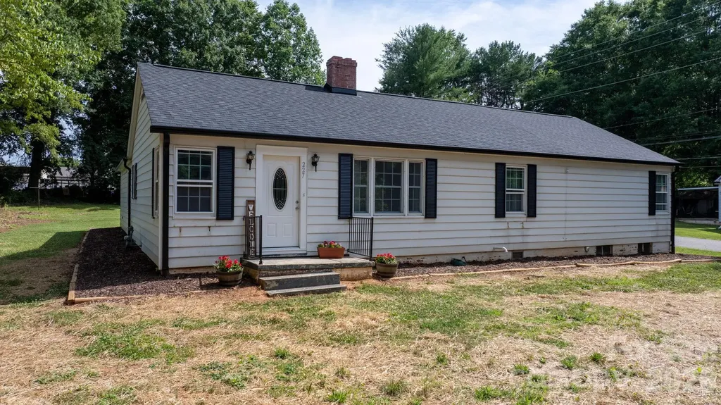 227 W 27th Street Newton NC 28658