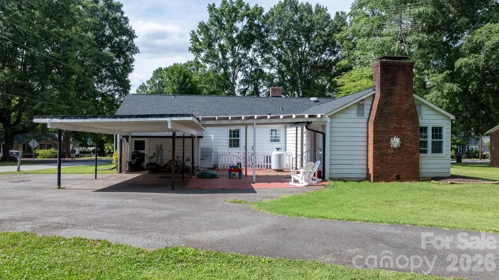 227 W 27th Street Newton NC 28658